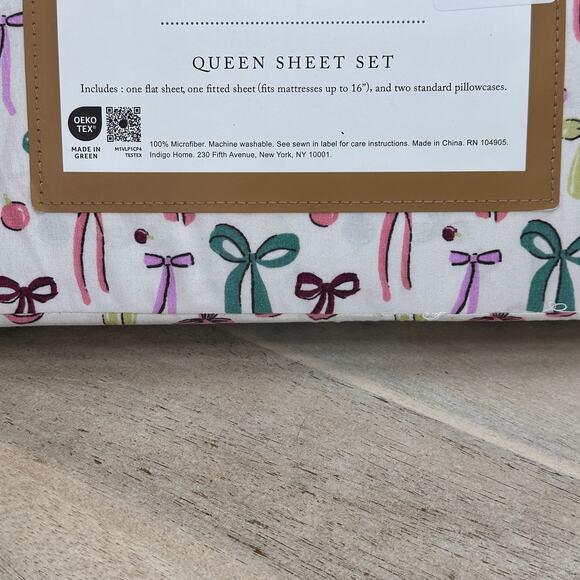 Cupcakes and Cashmere Queen Sheet Set Christmas Bows Ornaments Holiday NEW - Picture 6 of 8